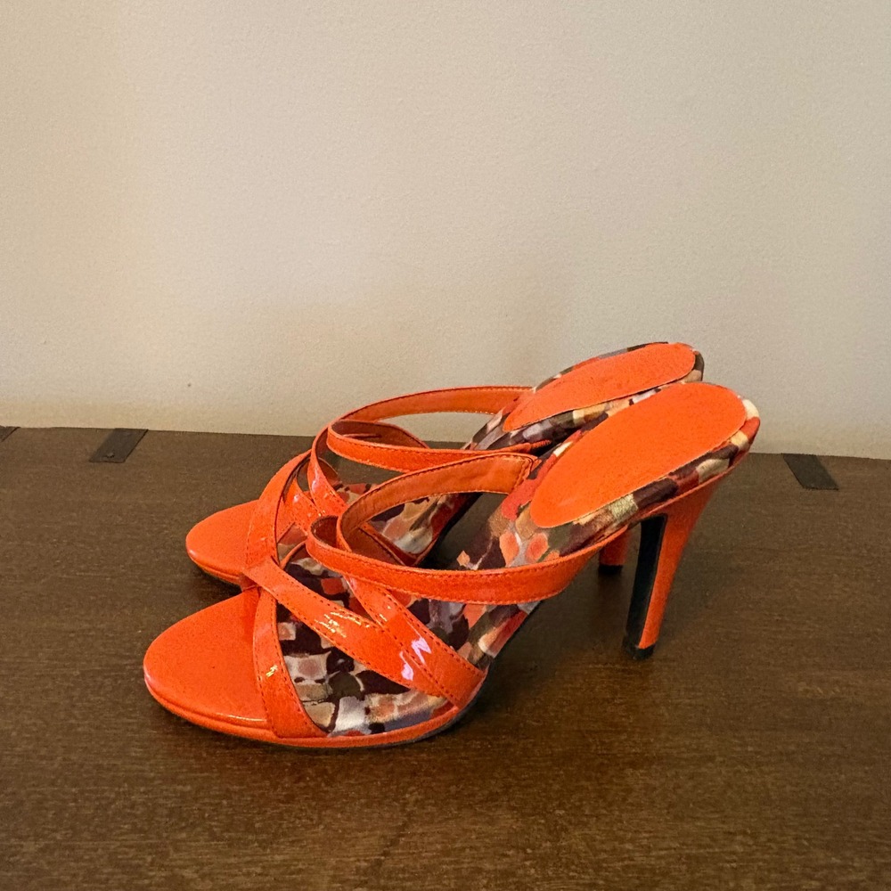 Ann Marino Orange Patent Strappy Stiletto Sandals Abstract Print Footbed 7.5M